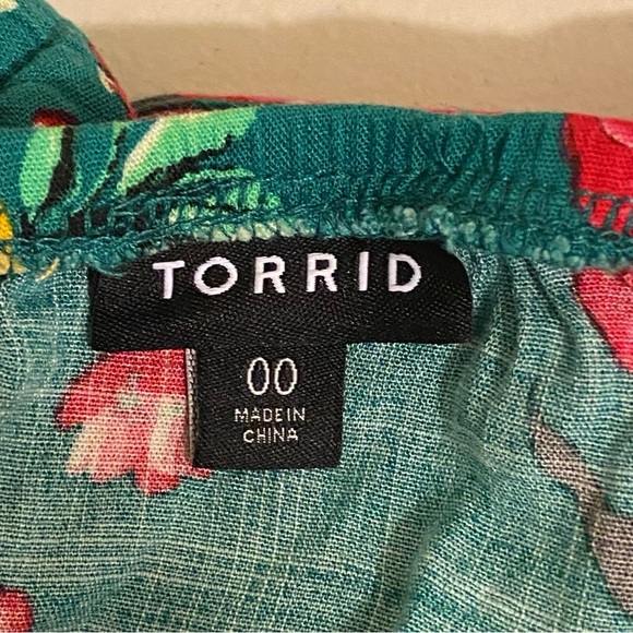 Torrid Floral Sleeveless Pullover Babydoll V Neck Button Tunic Top 00 (M/L) - Picture 7 of 12
